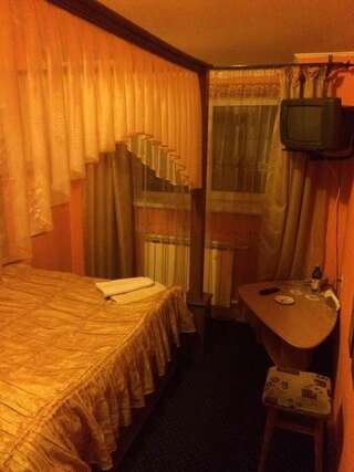 Отель Chagari Hotel Lypnyky Двухместный номер с 1 кроватью-1